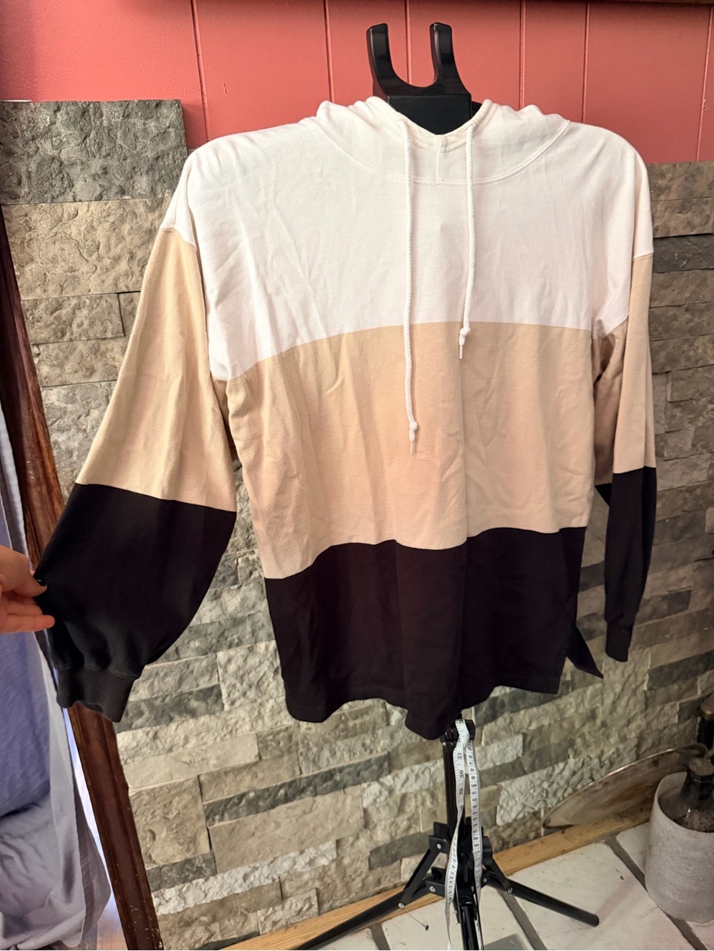 Liz Sport Colorblock Hooded Sweatshirt Size Medium White Beige Black